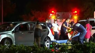 2 women stabbed at Wawa in Orlando