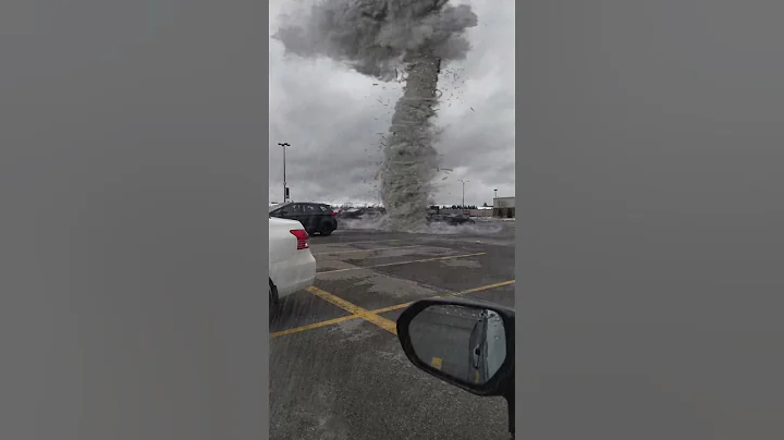 Small Tornado on a Parking Lot - DayDayNews