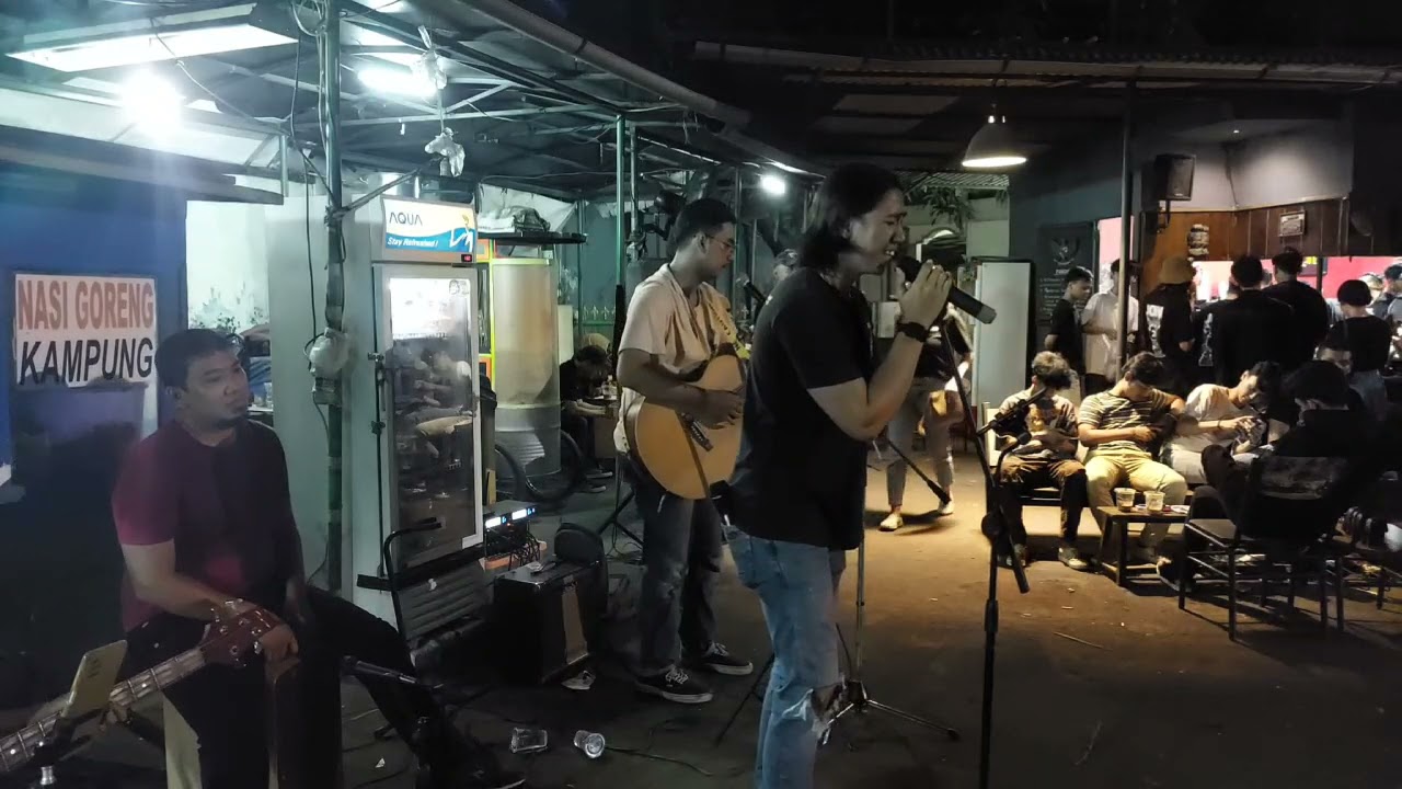 Naif - Benci Untuk Mencinta LIVE cover Sixela at Join Kopi Bulungan