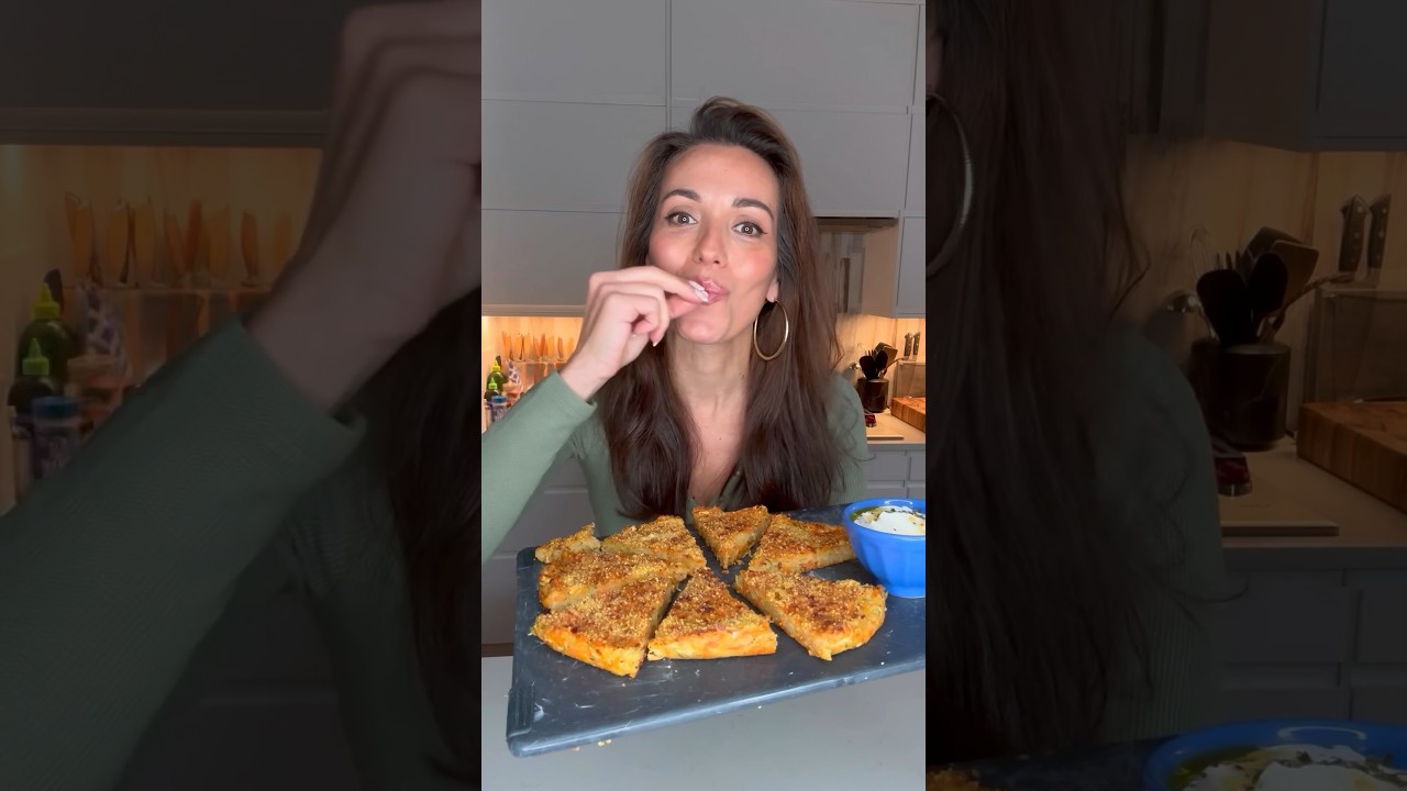 I can’t stop making this Italian Vegetable Schiacciata 