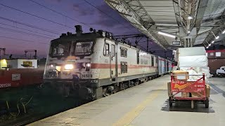 Mumbai CSMT Rajdhani Express arriving Agra Cantt, Push Pull Rajdhani of Indian Railways !!