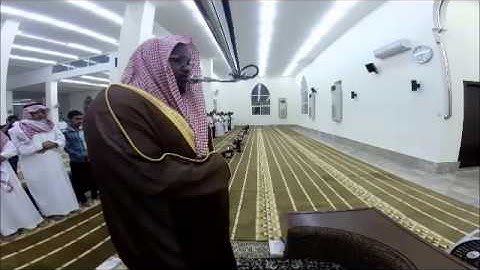 صلاة العشاء مرئية للشيخ #عاصم_الهوساوي 4 8 1435هـ ماتيسر من سورة المائدة ,يأتي طفل  للسلام على الشيخ