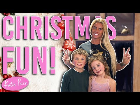 KATIE PRICE: DECORATING THE TREE WITH JETT & BUNNY (FUNNY!!)