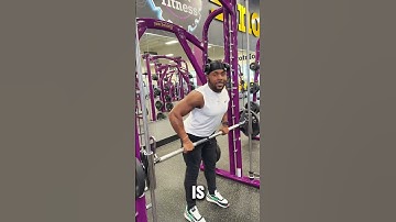 Smith Machine Rows the RIGHT way🔥💪🏽 #freegame #smithmachine #backworkout #barbellrow #gymtips