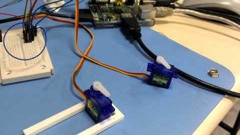 Controlling 2 Servos with Raspberry Pi