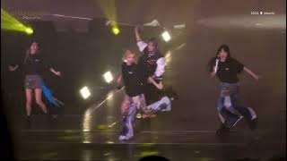 Download lagu [4K] [FanCam] Follow me - 2ne1 Concert in JAKARTA