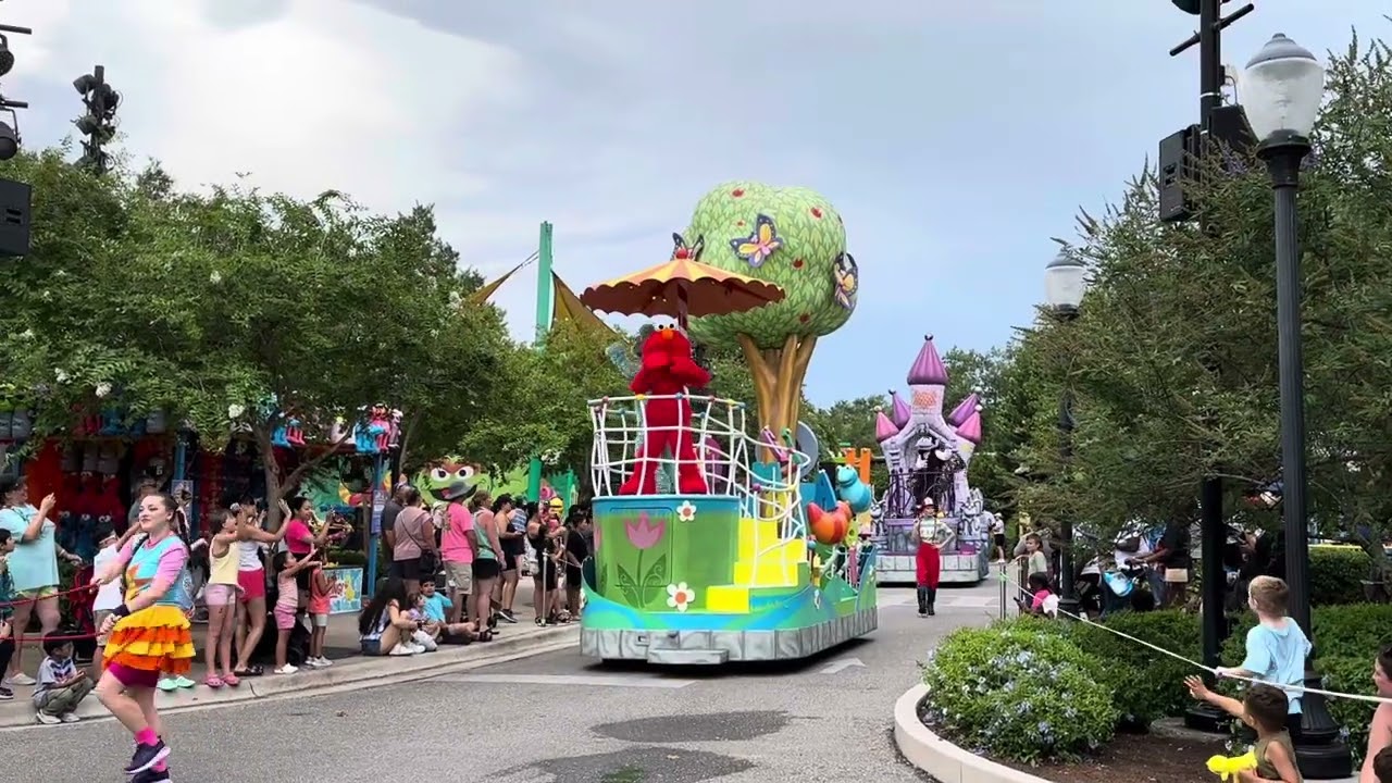 Elmo Parade at Seaworld Orlando 2025