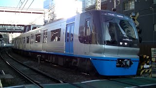 千葉ニュータウン鉄道9100形9108Fエアポート急行羽田空港行き 北品川駅前の踏切通過