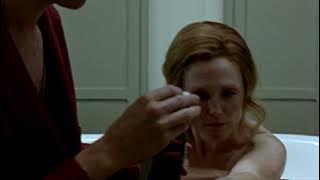 Eddie Redmayne & Julianne Moore scene