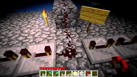 7-segment LED in Minecraft using sticky pistons, glowstone