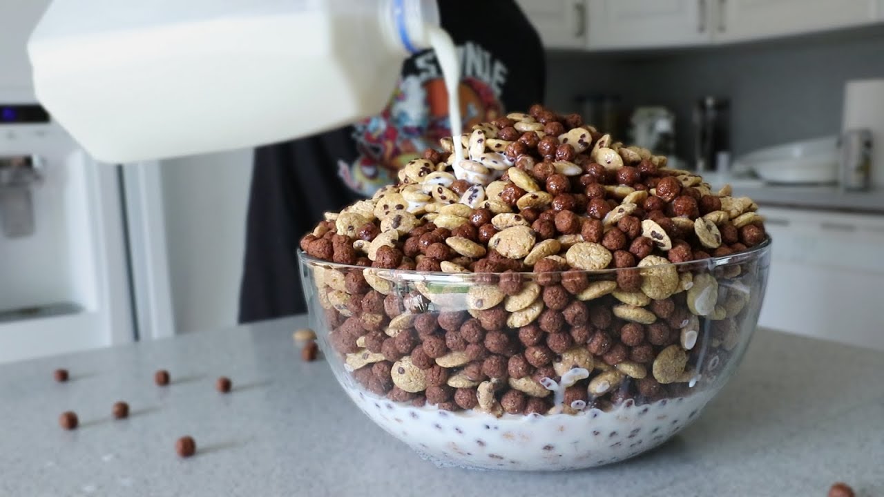 MASSIVE Cookie Crisp + Coco Puffs Bowl (5,000+ Calories) 