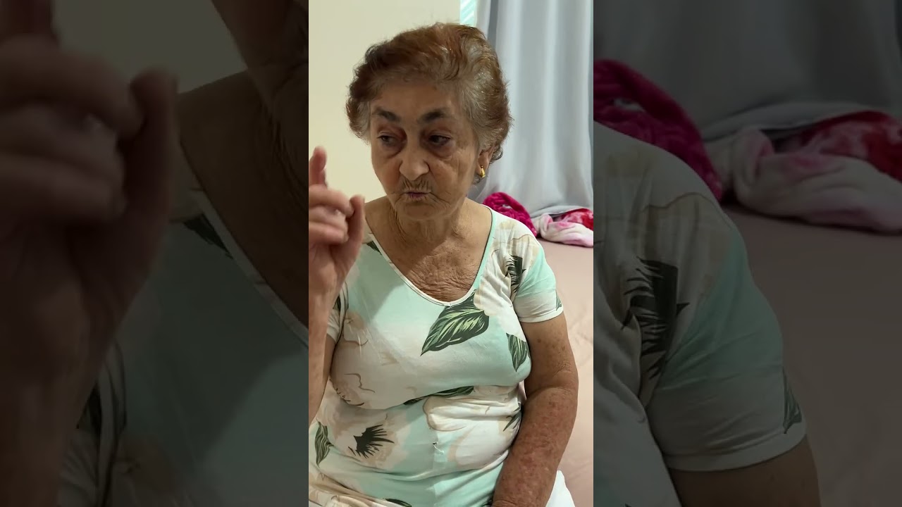 Dona clementina ficou nervosa porque a filha saiu e não levou ela