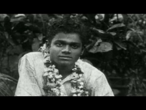 Primer Bhajan cantado por Sathya Sai baba, con subtítulos ...