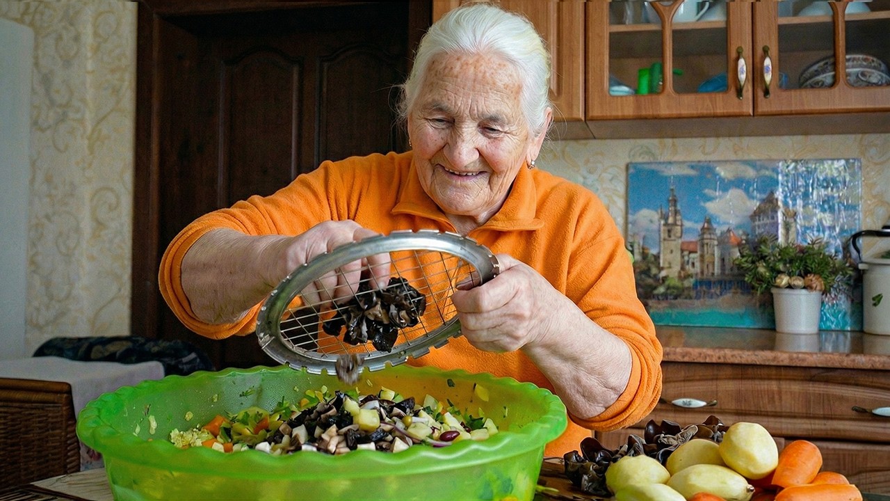 85-Year-Old Grandmother's Traditional Life & Secret Family Recipe in Remote Mountains