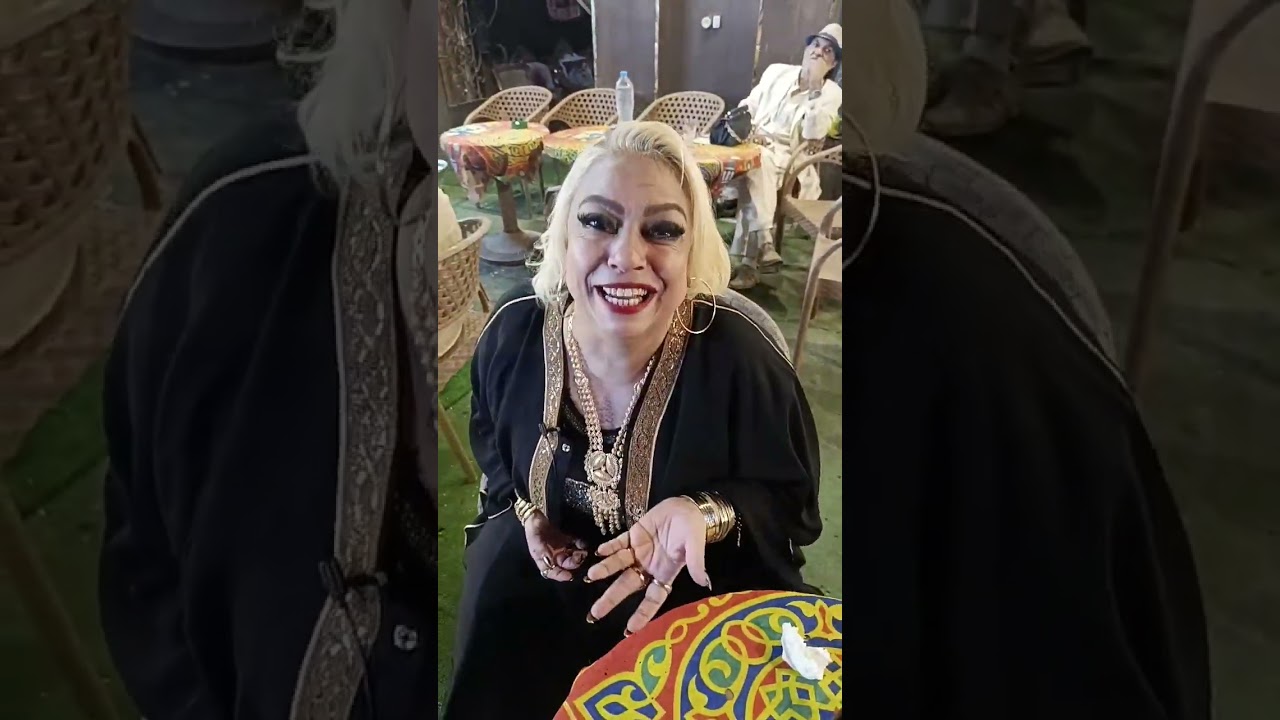 المعلمة كيداهم «عامله ضوافرها بميا دهب» وتنافس هوانم جاردن بــ«40 غويشه وسلاسل دهب وماس»