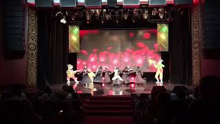 Красивый грузинский танец на чеченской сцене в Грозном 🔥🔥🔥🖤🔥🔥🔥❤️Шикарно!!!!!!🔥😻
