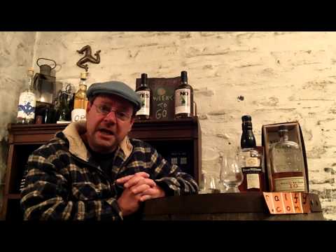 Video: Ulasan Bulleit Frontier Whiskey: Straight From The Barrel