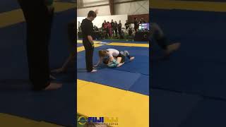 Jiu Jitsu Kid submitting Full grown women