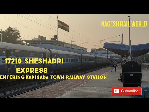 train number 17210 sheshadri express entering into kakinada town ...