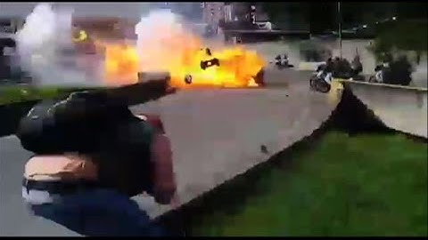 Manifestantes y policías heridos en bloqueos en Venezuela