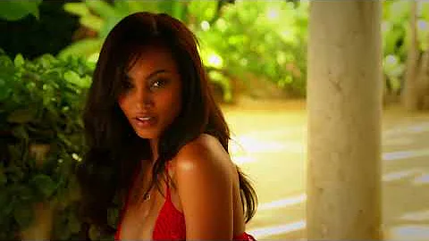 Ariel Meredith Up Close | Sports Illustrated Swims...