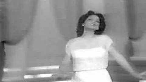 VIRGINIA ALONSO sings "Gr dich Gott, du liebes Nes...