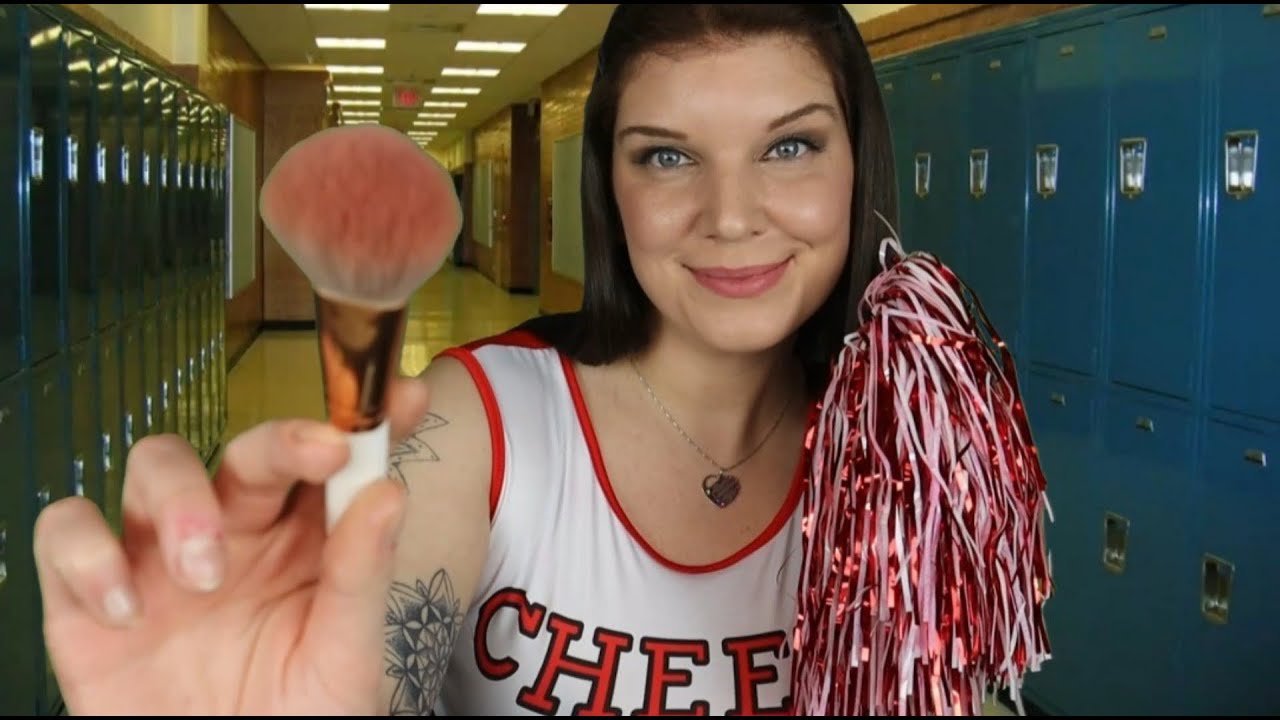 ASMR Cheerleader schminkt dich Roleplay - YouTube