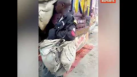 Drunk Nigeria Police Officer Caught On Camera Along Lagos-Ibadan Expressway Amidst #EndSARS Protests