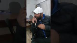 Öyle bir şarkı söylediki, dinleyenler mest oldu. Resimi