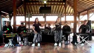 Download Lagu Bukit berbunga - Extravagongso MP3