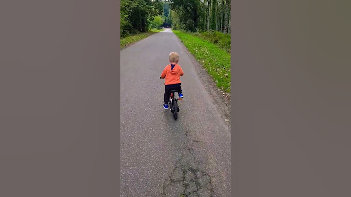 11/09/2022 - Louis fait du vélo sans les petites roues