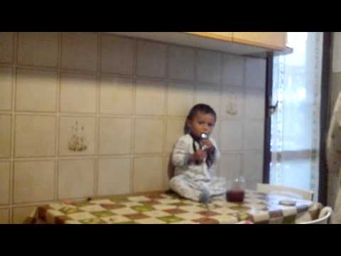 Video: Il Bambino Di Anahi Ha Rubato Il Cuore A Tutti Benedicendo Sua Madre