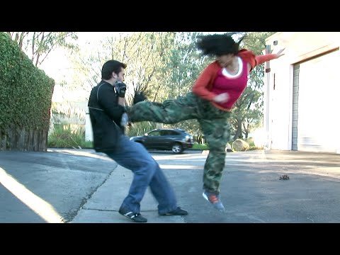 Taekwondo Girl vs Boxing Guy Street Fight Scene