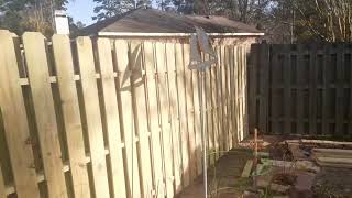 shadow box fence, setting gap with flat horizontal 2X4's