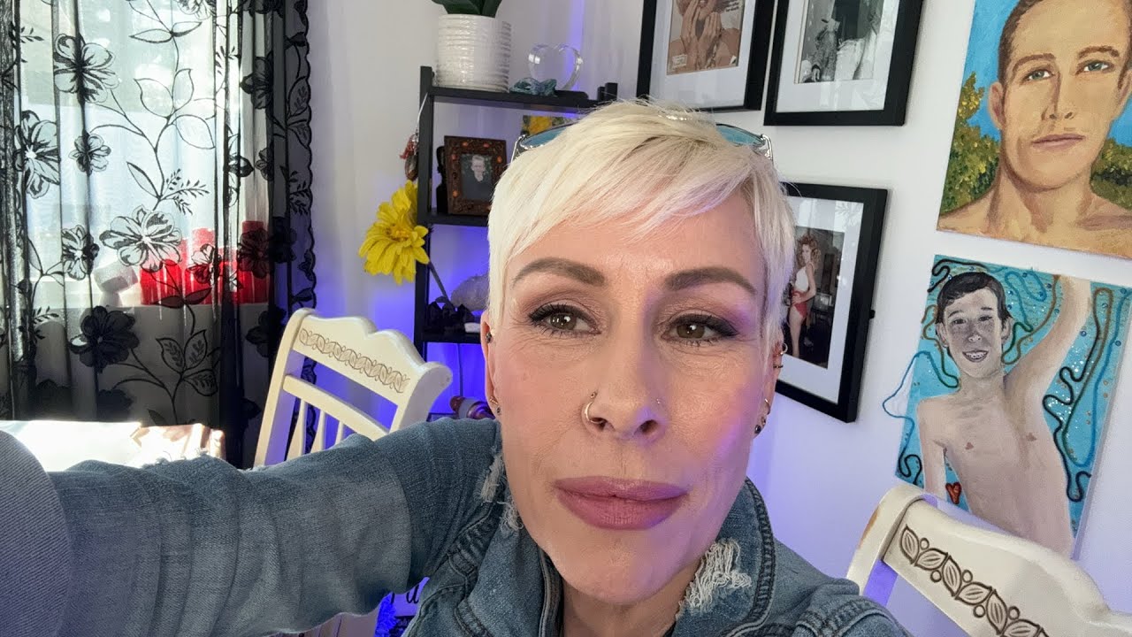 Sloan Bella is live! YouTube