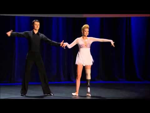 Bailarina Adrianne Haslet-Davis con pierna biónica en TED.