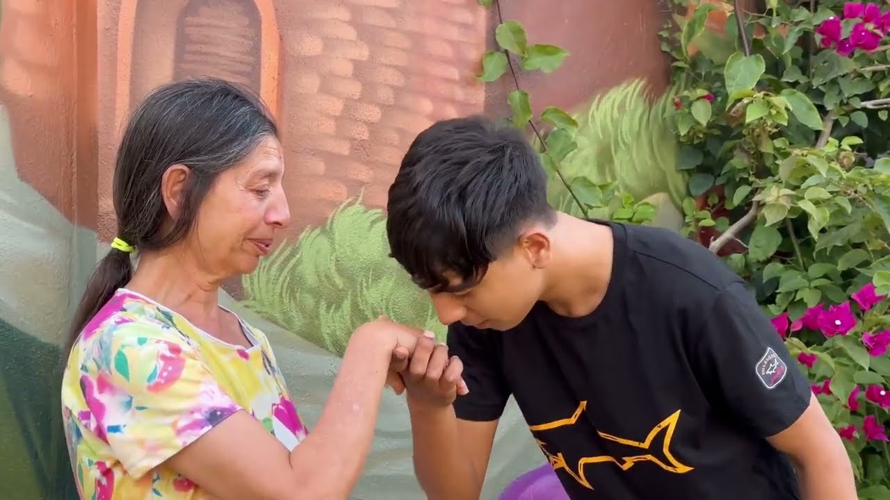 Grup Üç Kardeşler - Yardım Et Anne klip 