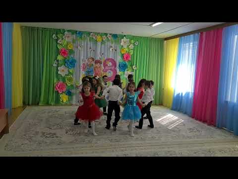 танец на 8 марта с сердечками