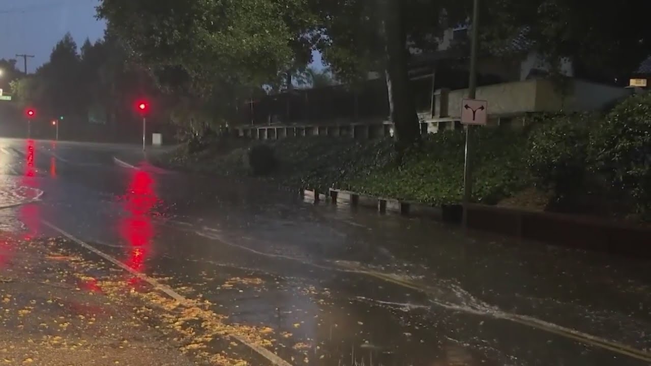 Storm rolls through South Bay - YouTube
