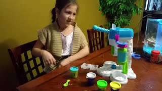 Play Doh Ice Cream Maker how to use screenshot 2