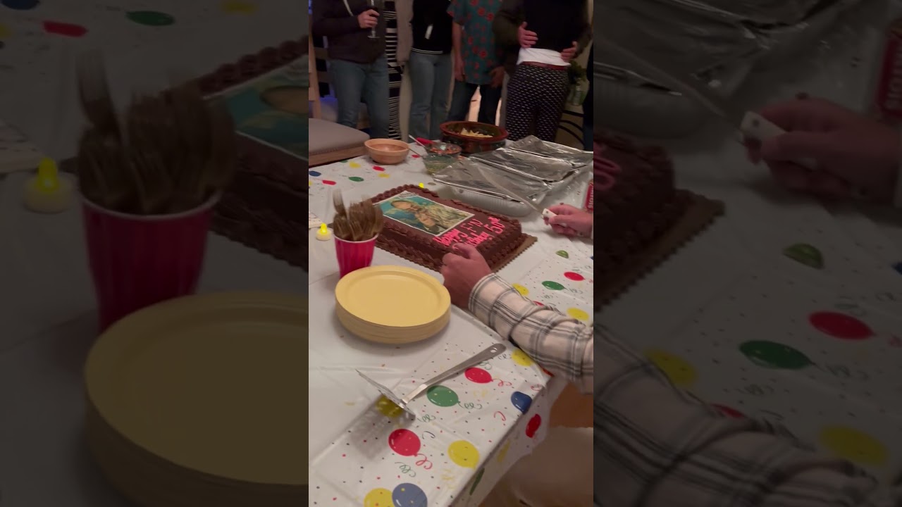 Guarda Matty's Birthday Cake su YouTube Guarda Matty's Birthday Cake su YouTube