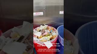 Kapal Pesiar Membuang Limbah Kelaut