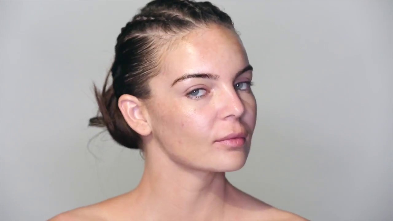 Red smokey under eyes x Eyeliner - Fady Kataya