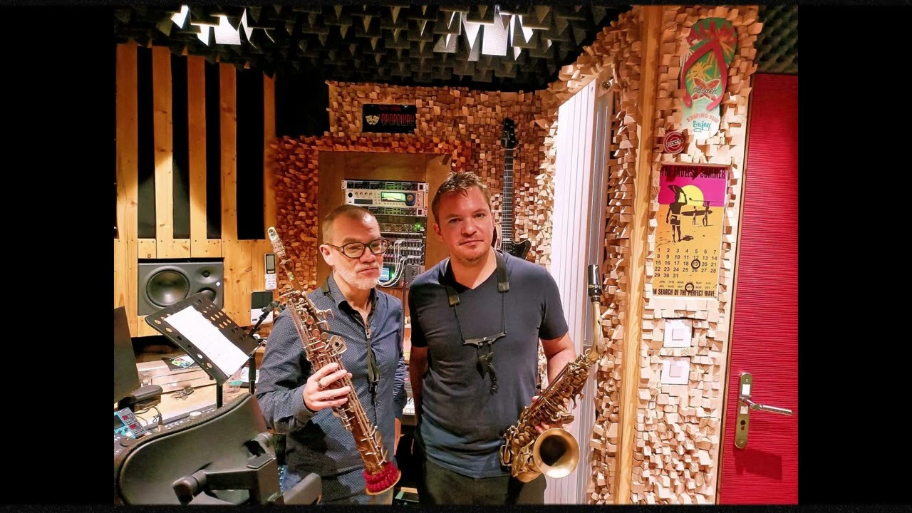 teaser "Petite blondinette larme d'amour"