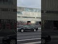 10 RTW-02 der Feuer- und Rettungswache 10 Köln auf Einsatzfahrt