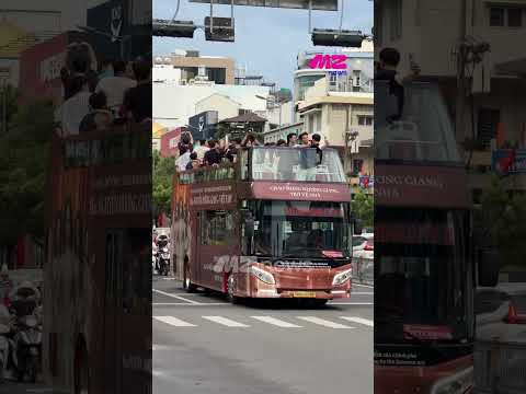 Xe bus homecoming đón Hương Giang náo loạn Sài Gòn | MZ NEWS #mznews #mznetwork #odaycosao