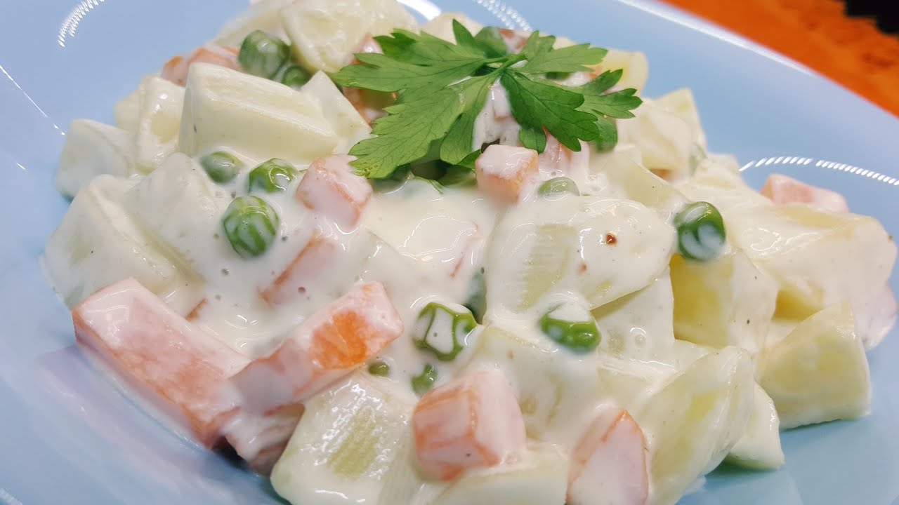 سلطة البطاطس والبسله والجزر | سلطة المايونيز المميزة لتكا وبيتزا هات | السلطة الروسيه | سلطة المشاوي