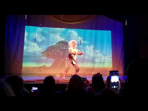 Cena da Peça O Rei Leão / Teatro Vanucci - 17/12/2022