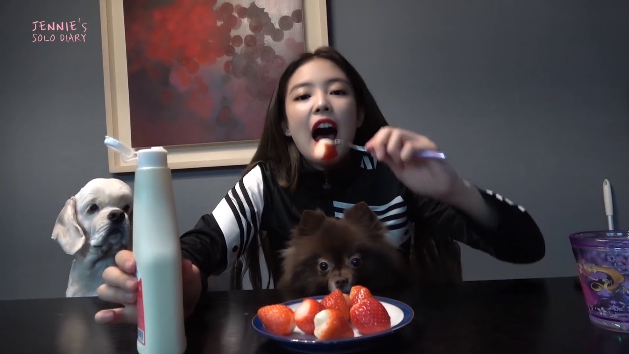 Jennie eating expired condensed milk YouTube