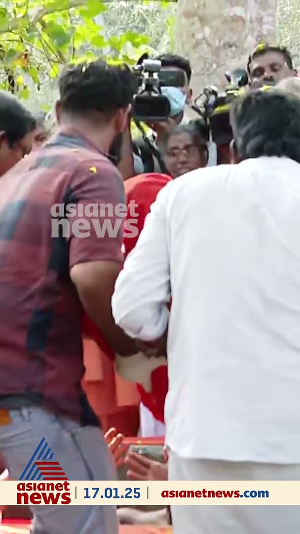 ചുവന്ന പട്ടിൽ പൊതിഞ്ഞ്, കഴുത്തിൽ രുദ്രാക്ഷമണിഞ്ഞ് നെയ്യാറ്റിൻകര ഗോപന്റെ മഹാസമാധി